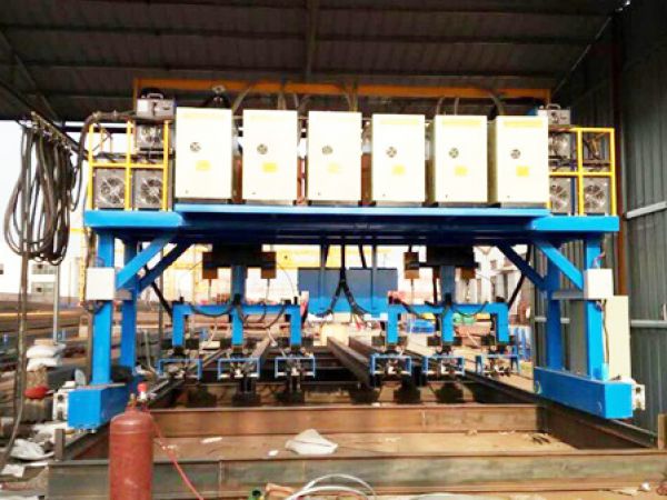 架橋機(jī)拼槽梁焊接機(jī)