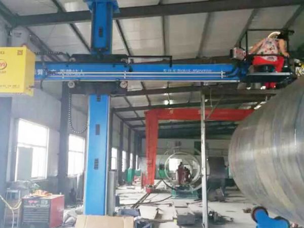 移動回轉(zhuǎn)操作機(jī)